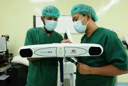 Mapson engineers preparing the ExcelsiusGPS camera